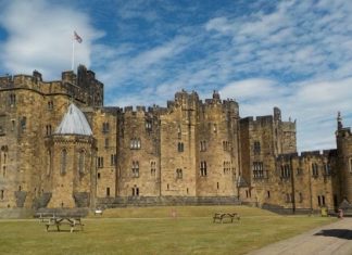 Vẻ đẹp của lâu đài Hogwarts Anh nổi tiếng trong bộ phim Harry Potter